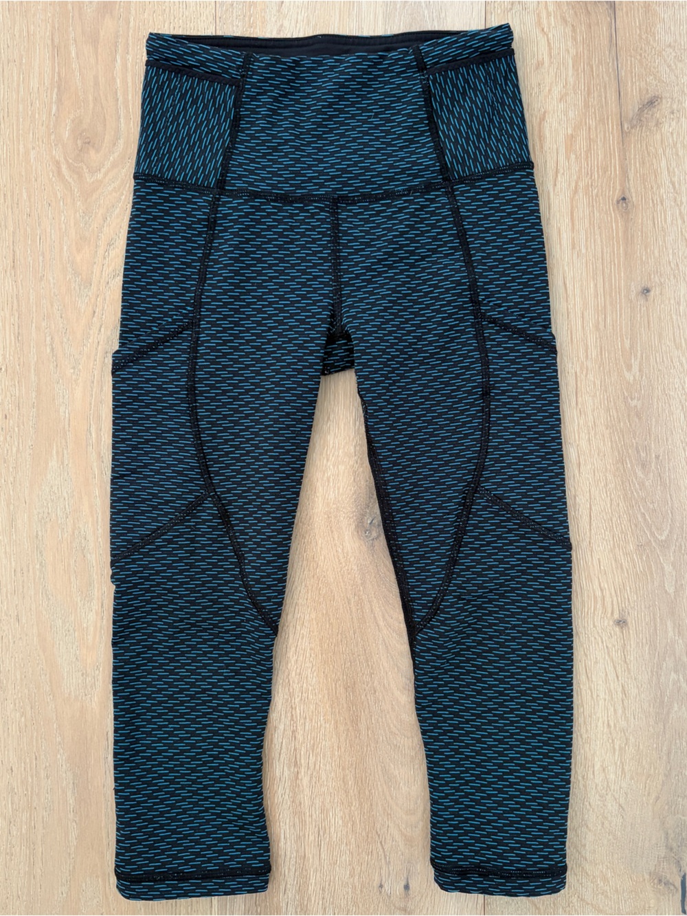 Lululemon Outrun 17 Crop Leggings Size 2 Score Jacquard Black Indian Ocean*L21 - Picture 3 of 4